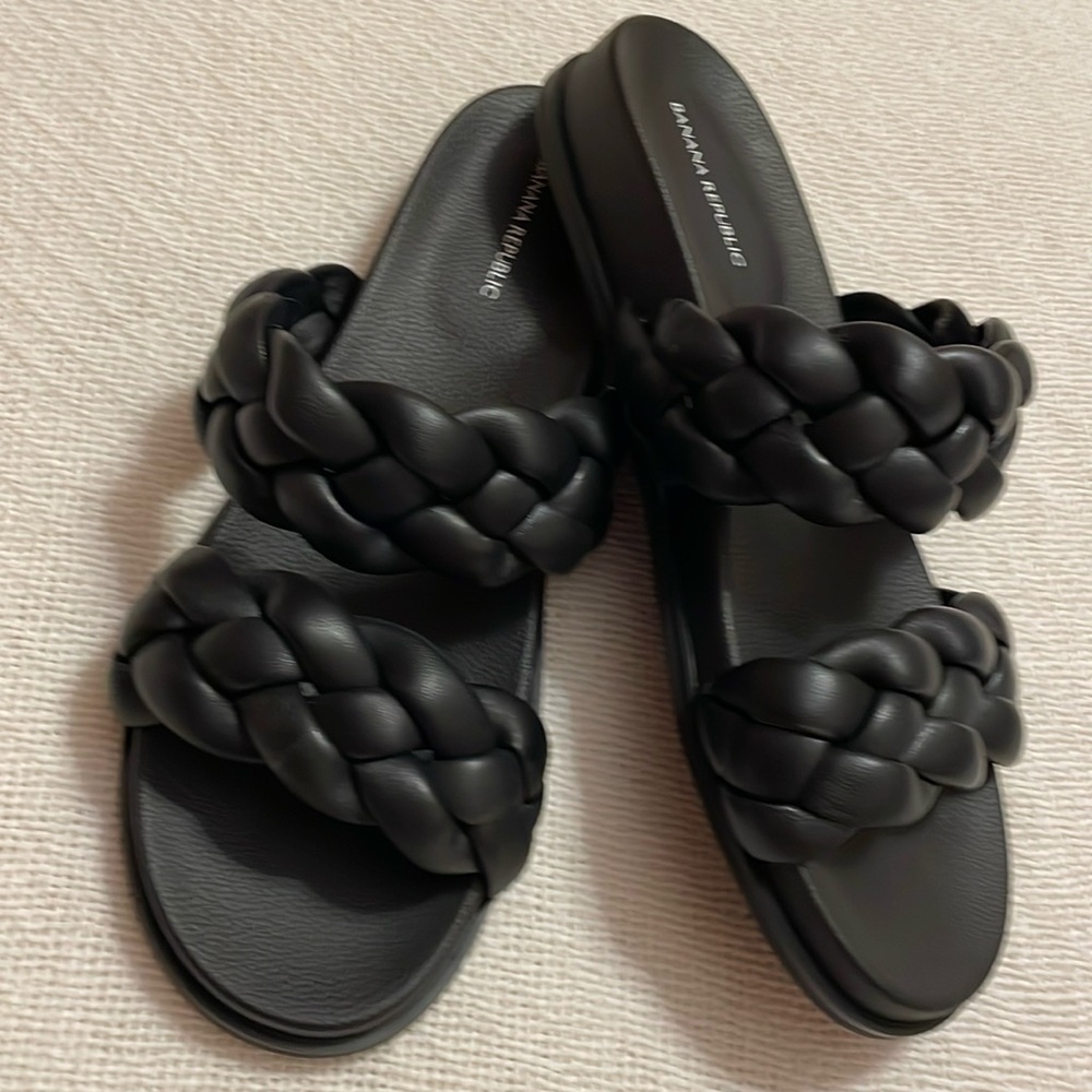 Banana Republic Black Braided Slides sz 8
